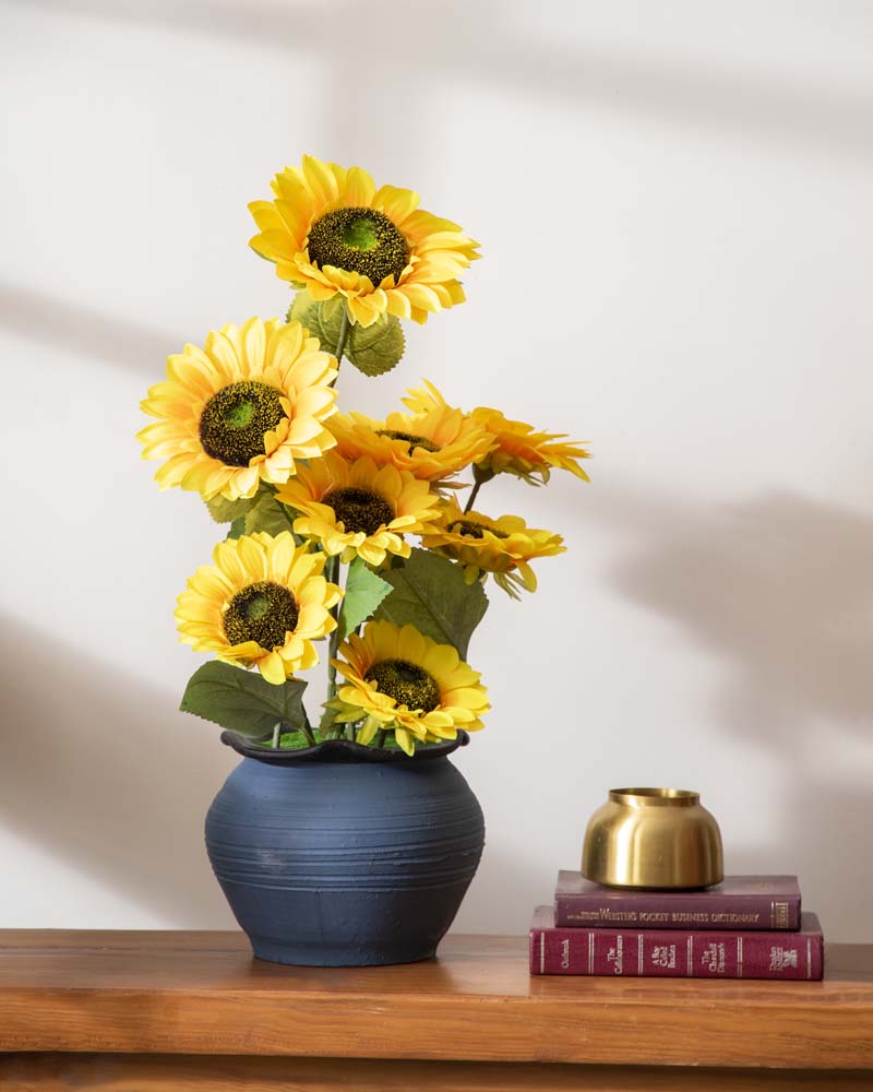 SunBright – Muntert solsikkearrangement for varig naturlig charme