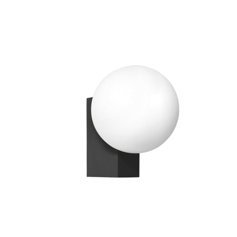 GeoGlow – Moderne geometrisk væglampe med glasglobus