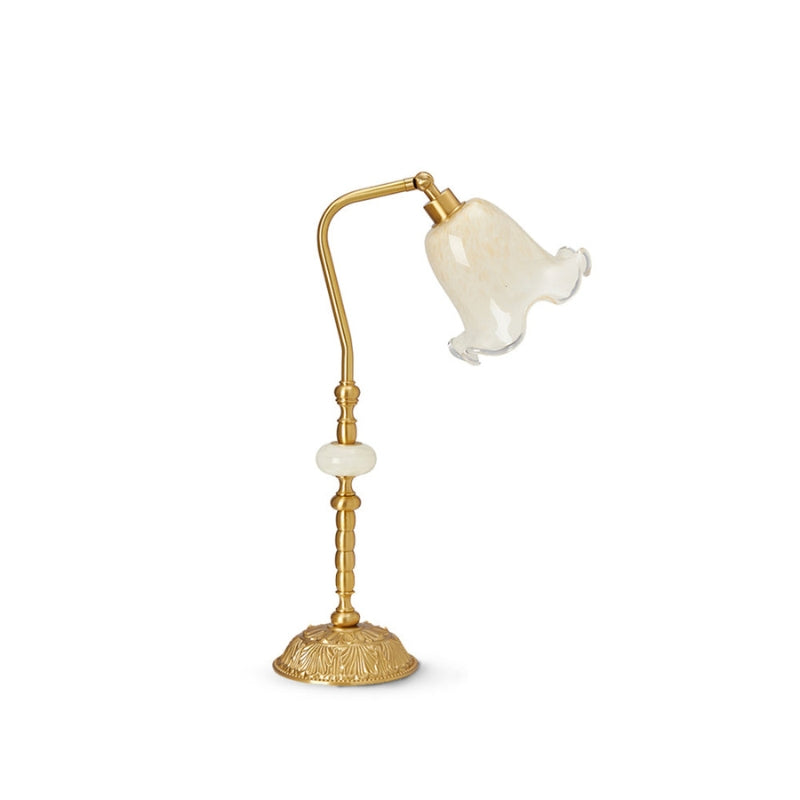 VintageGlow – Bordlampe med messingfod og blomstret glasskærm