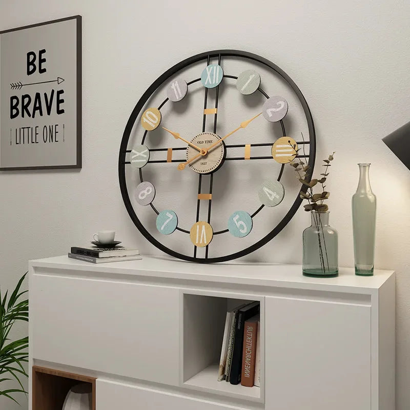 EternaClock - Elegant vintage vægur med lydløs mekanisme til klassisk boligindretning
