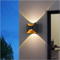 LumiGlow - Applique murale LED stylée pour une ambiance extérieure moderne
