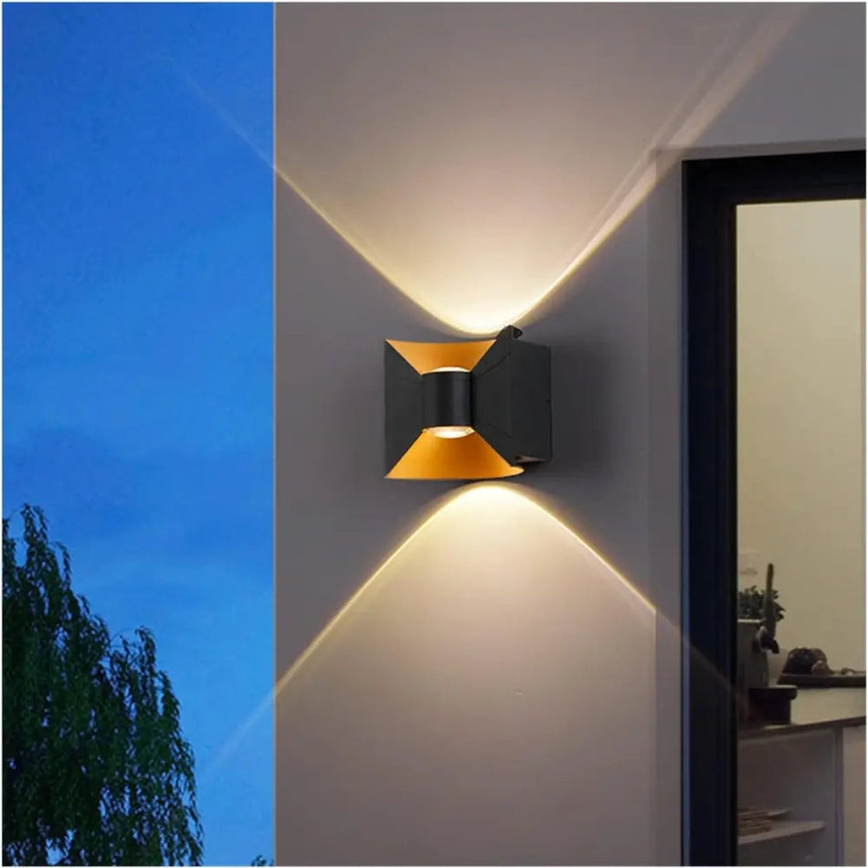 LumiGlow - Stilfuld LED væglampe til moderne udendørs stemning