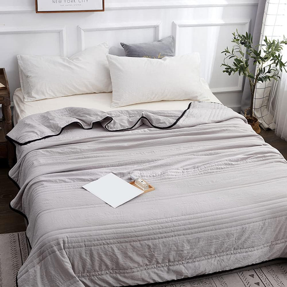 CozyWrap – Blødt tekstureret tæppe med kontraststrimler for komfort og stil