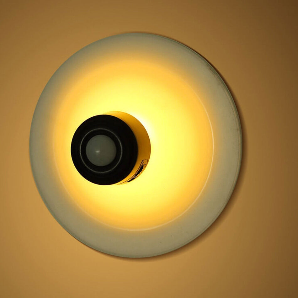 GlowMount – Applique murale LED avec détecteur de mouvement et ventouse pour usage intérieur
