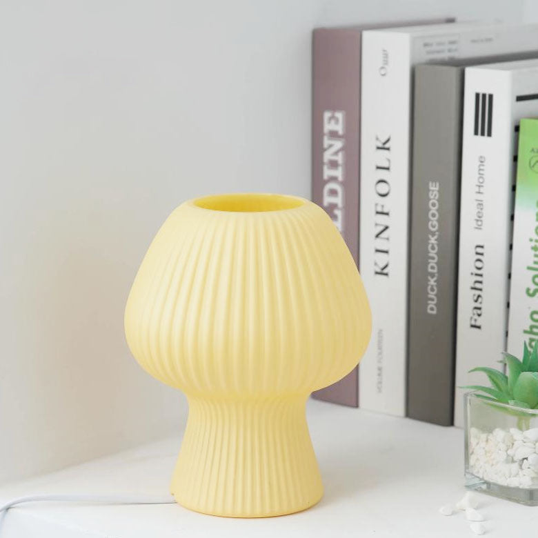 GlowMuse – Lampe de table d'inspiration vintage avec abat-jour en verre et éclairage réglable