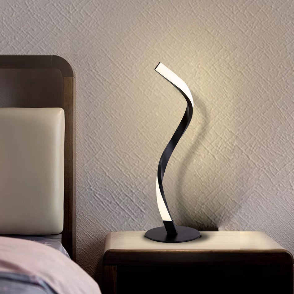 LumiTwist – Lampe de table LED fine au design moderne torsadé