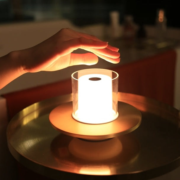 LuxeLite - Elegant gestuskontrolleret lampe med moderne elegance