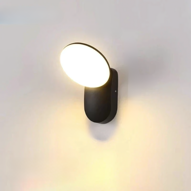 SafeGlow – Bevægelsesaktiveret LED-udendørslampe med PIR-sensor for sikkerhed og bekvemmelighed