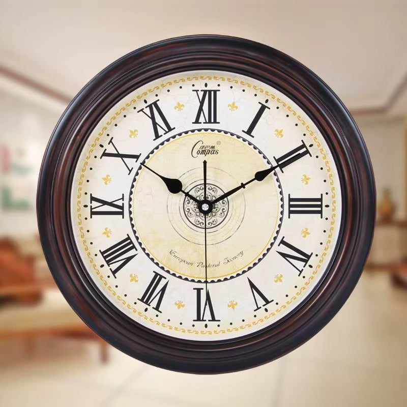 RetroTime – Vintage vægur med holdbar ramme til klassisk indretning og lydløst kvartsurværk