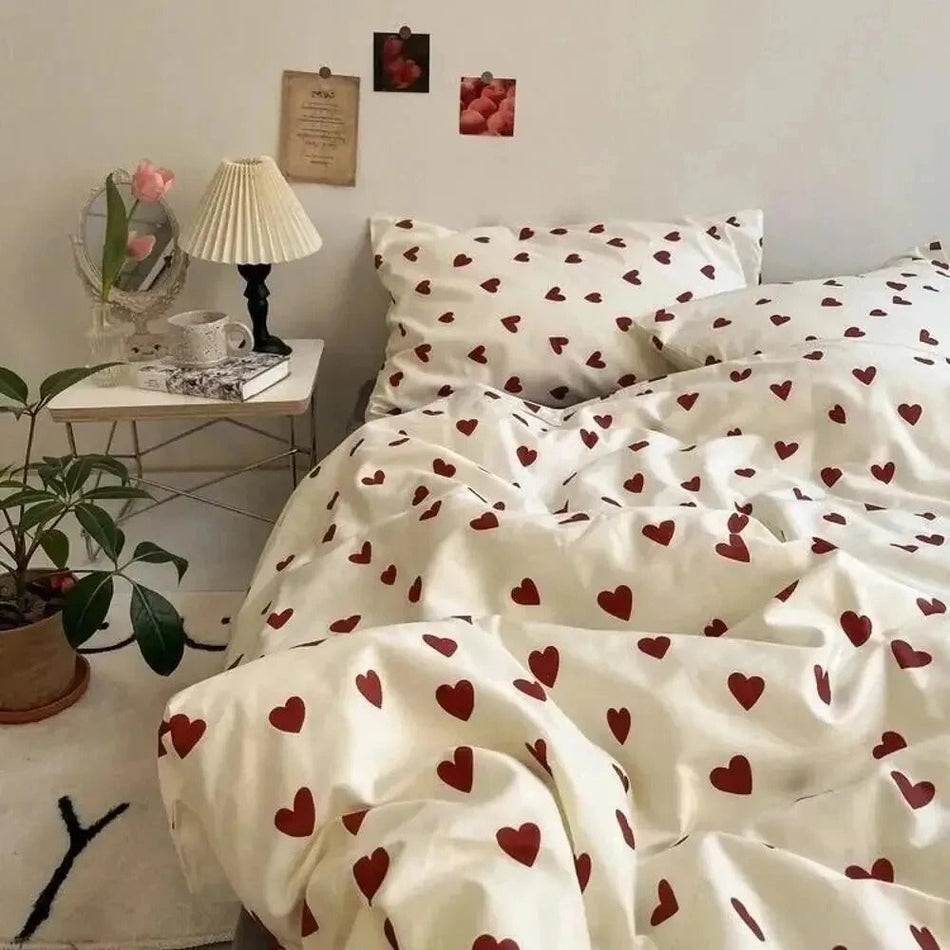 Velvet Heart – Blødt og åndbart dynebetræk med diskret hjerteprint til hyggelige soveværelser