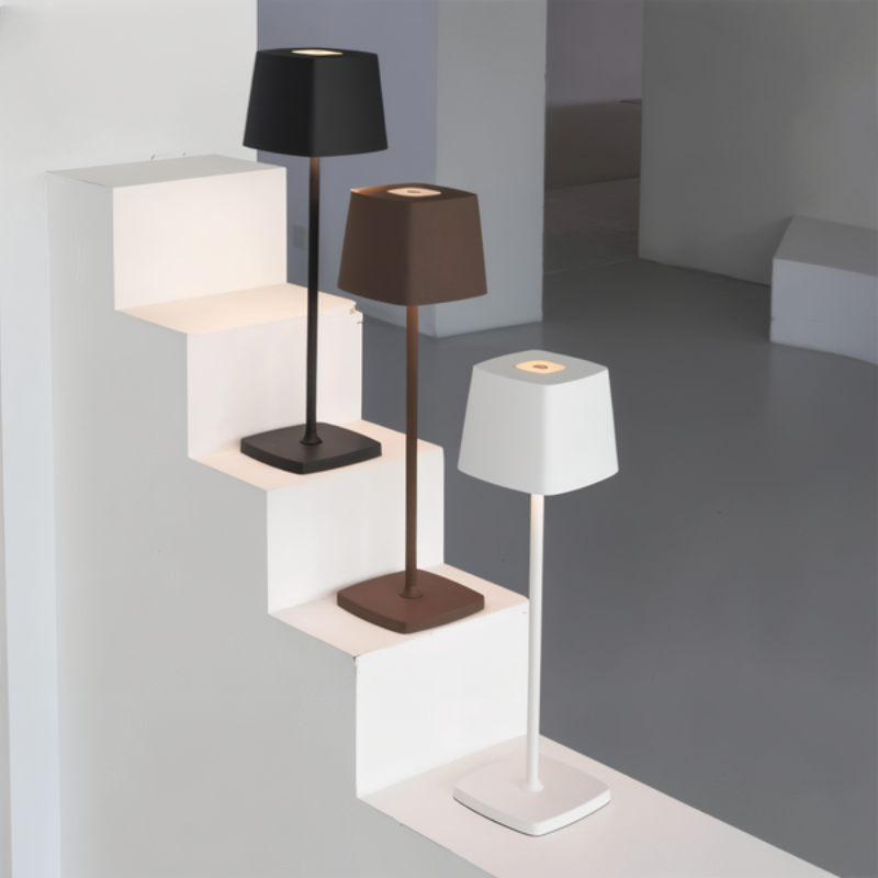 LumoCore - Lampe de table moderne rechargeable avec intensité lumineuse réglable