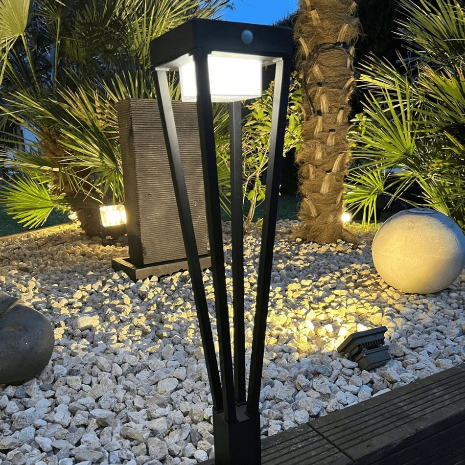 EcoGlow – Solcellelampe med energieffektiv udendørsbelysning til have og indkørsel