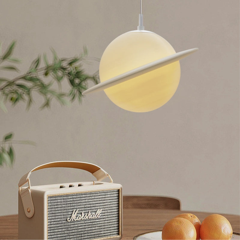 OrbitGlow - Suspension élégante inspirée de Saturne avec intensité lumineuse réglable  