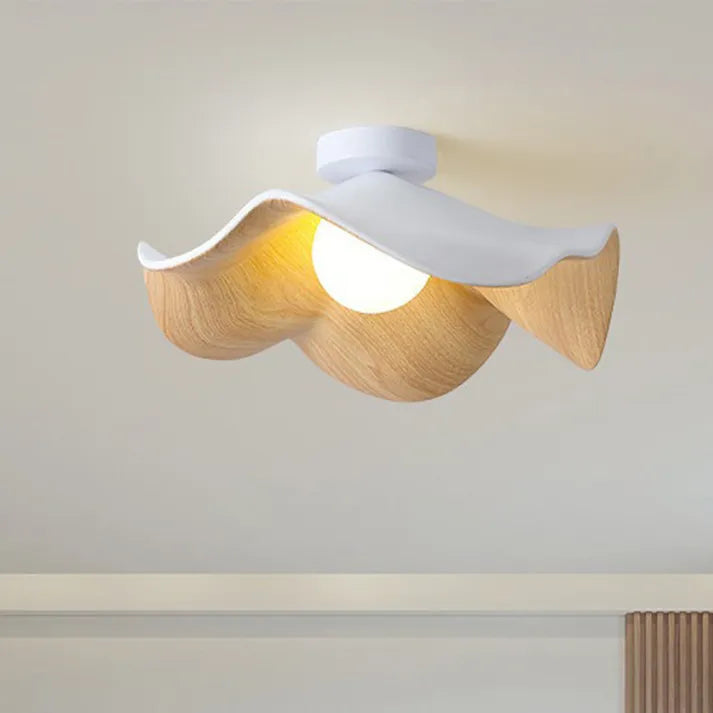 WaveGlow – Plafonnier sculptural aux lignes ondulées lisses pour espaces modernes  