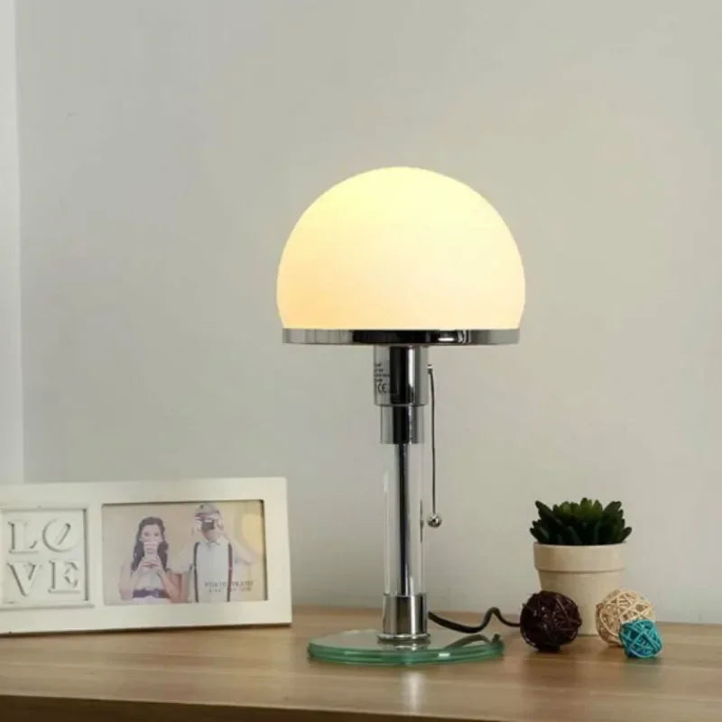 LumoSphere – Lampe de table moderne avec abat-jour sphérique mat et design élégant