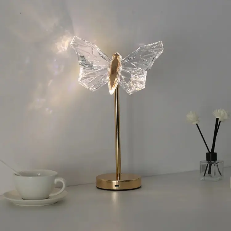FlutterGlow – Lampe de table papillon avec lumière LED douce et silhouette rêveuse  