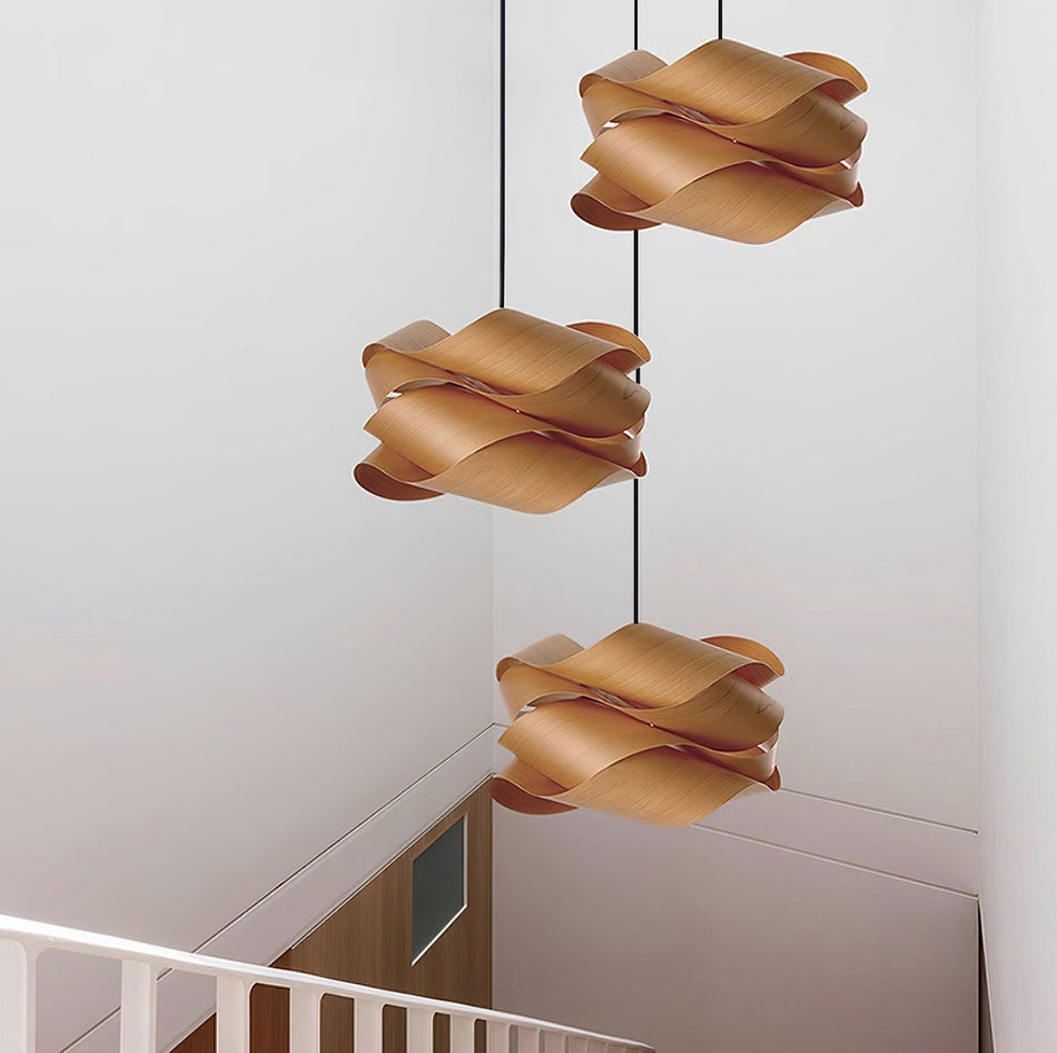 UmiWeave – Skulpturel Pendellampe med Indviklet Flettet Paneldesign