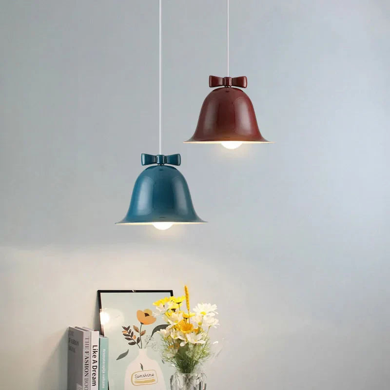 CurveShine - Moderne Buet Pendellampe med Elegant Design og Effektiv Belysning til Alle Rum