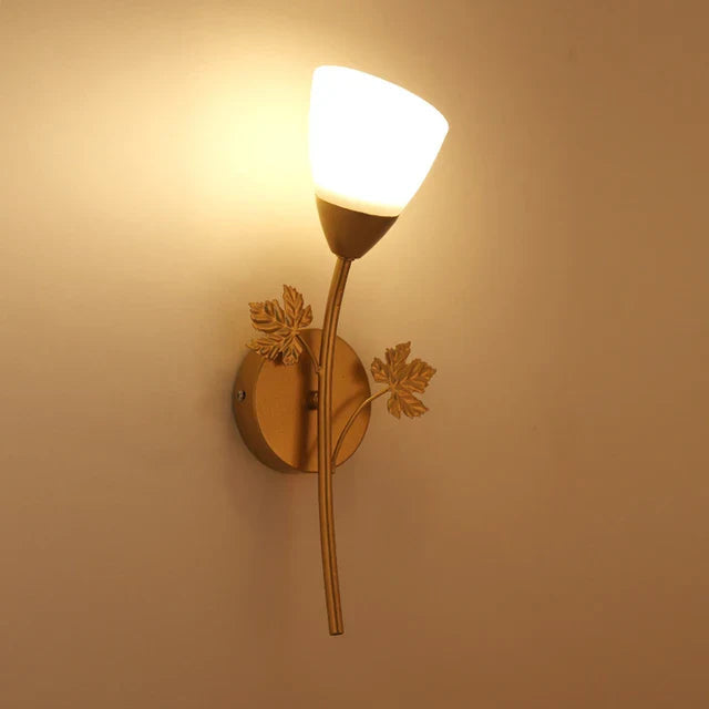 PetalRay - Applique murale moderne avec design floral artistique pour un éclairage élégant à la maison
