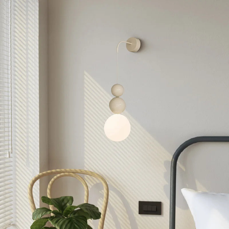 SolaraOrb – Moderne Orb-væglampe med elegant design og fantastisk glød