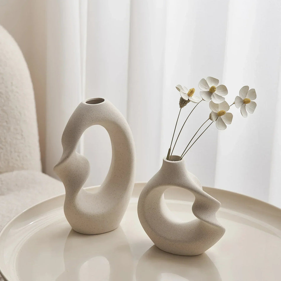 ArtVase - Abstrakt skulpturel vasesæt med moderne asymmetrisk design til stilfuldt interiør