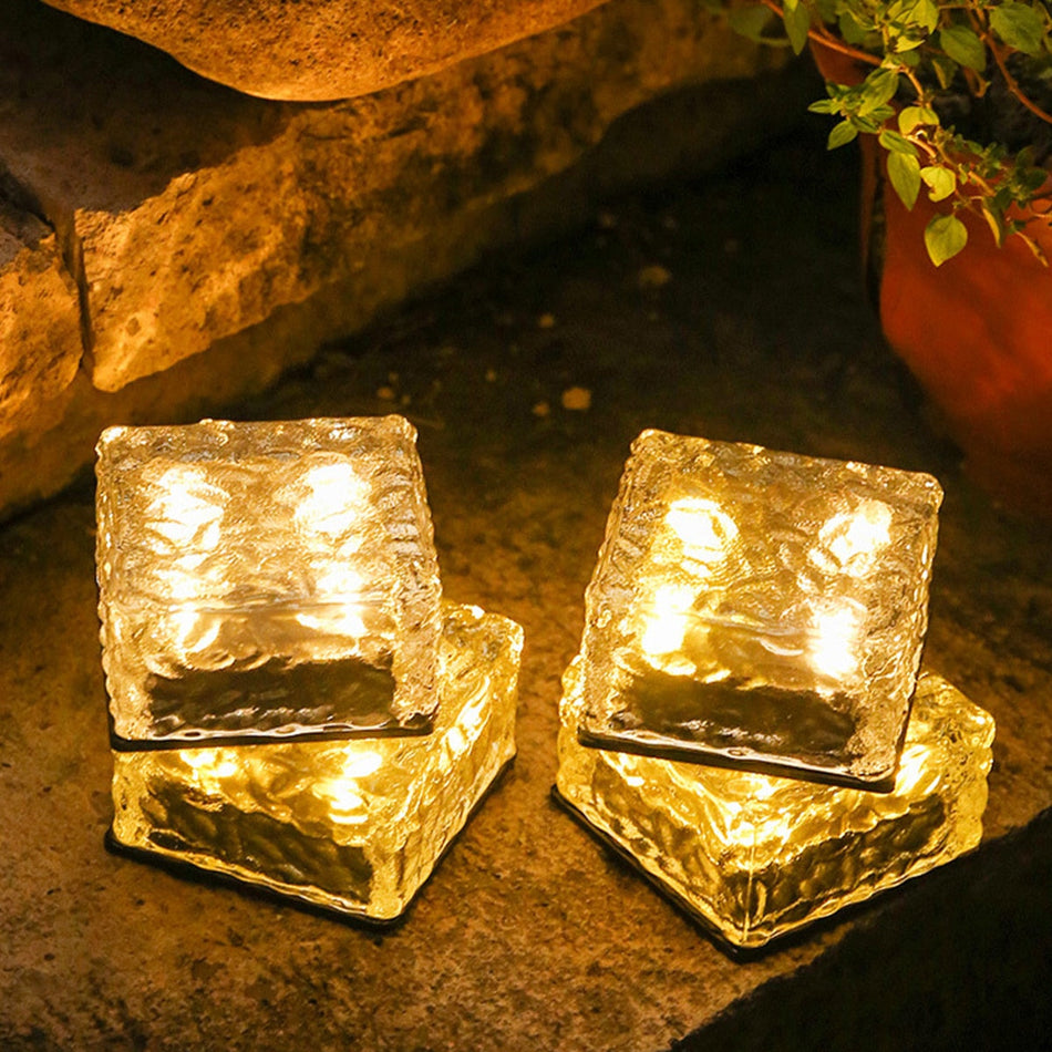 CubeGlow – Vejrbestandig solcelledrevet isterninglampe til stilfuld have- og terrassestemning