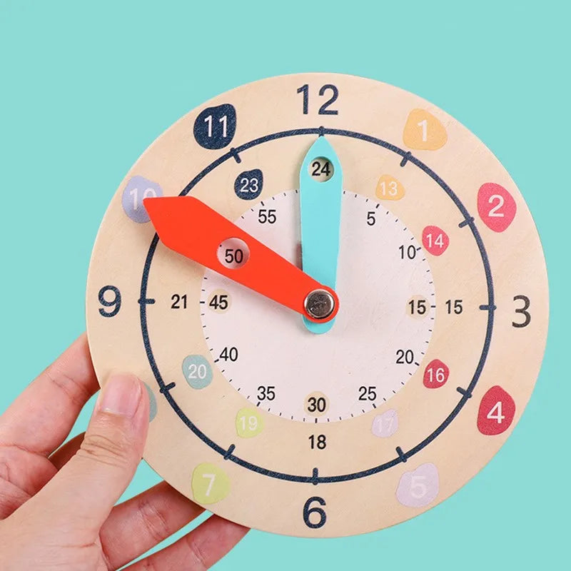 TimeTots – Interaktivt Lære-Ur til Børn med Sjovt og Uddannelsesmæssigt Design