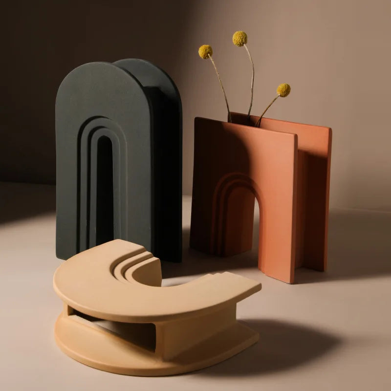 NordHaus – Skulptureret geometrisk vase med unikt håndlavet design