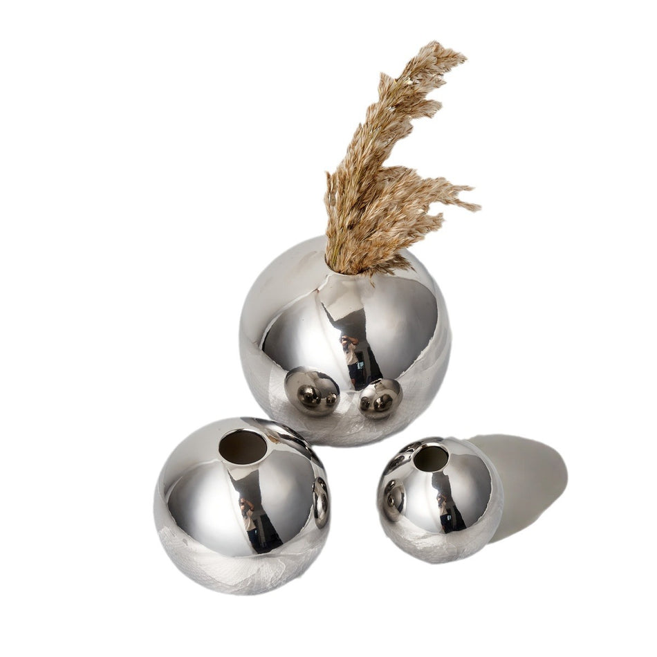AuraBloom – Vase rond élégant avec accents raffinés pour des compositions florales et une décoration stylée