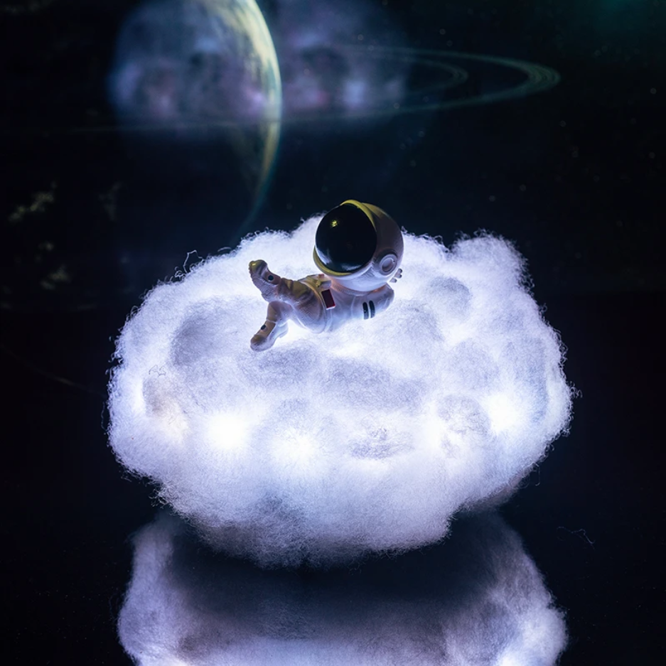 CosmoGlow - Astronaut Cloud Night Light for en hyggelig, kosmisk atmosfære