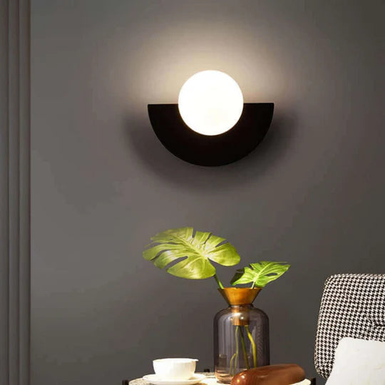 MoonGlow - Applique murale moderne en forme de demi-lune pour un intérieur stylé