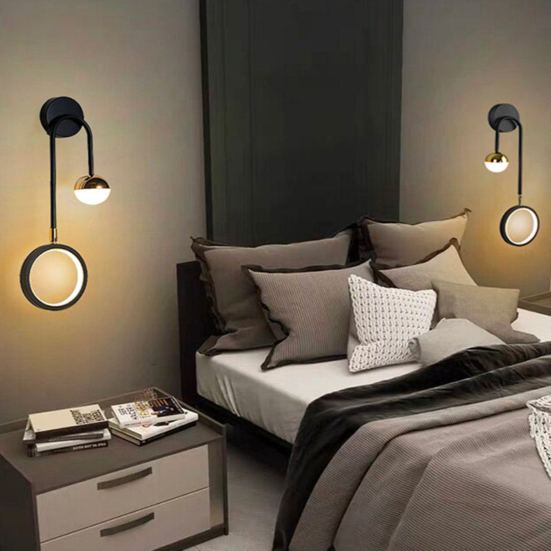 WallGlow – Lampe murale avec bras courbé et lumière circulaire pour une ambiance chaleureuse