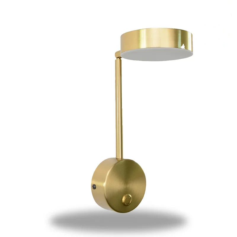LumaFlex - Élégante lampe murale articulée dorée avec interrupteur et tête rotative à 360°