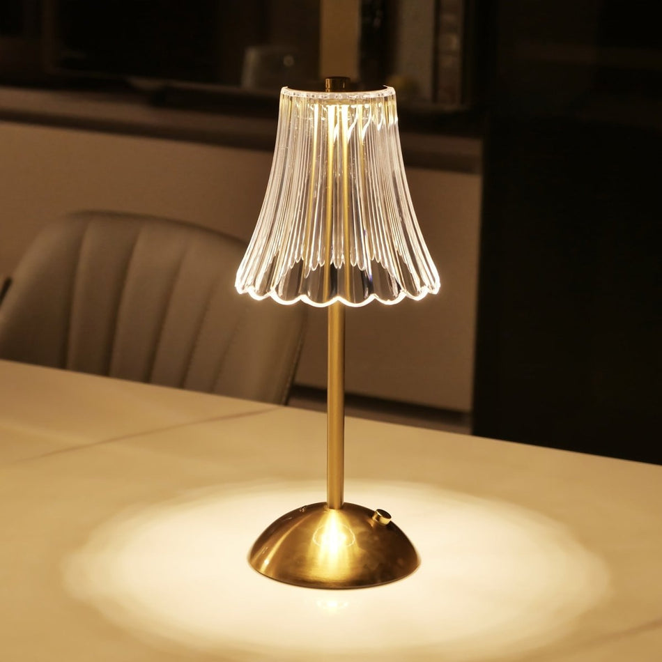 LuxLume – Lampe de table LED tactile en cristal au design facetté élégant