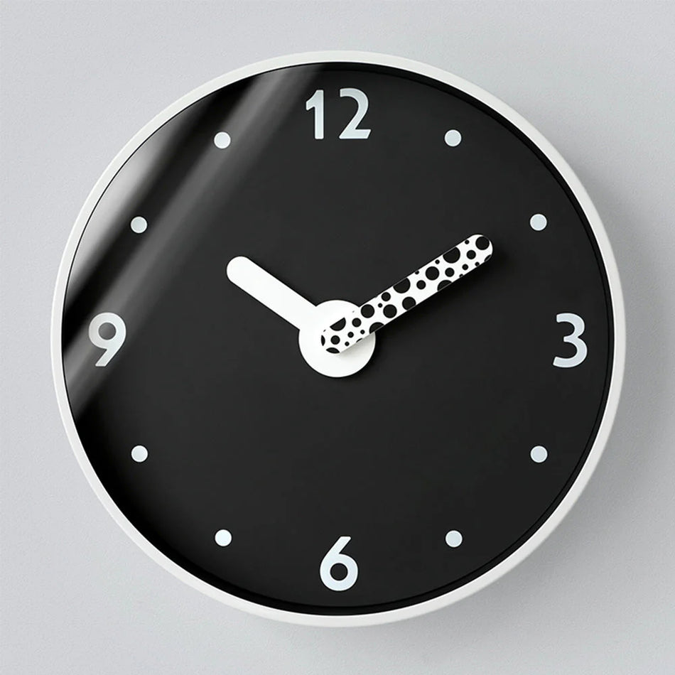HarmoniClock – Lydaktiveret LED-vægur for moderne elegance