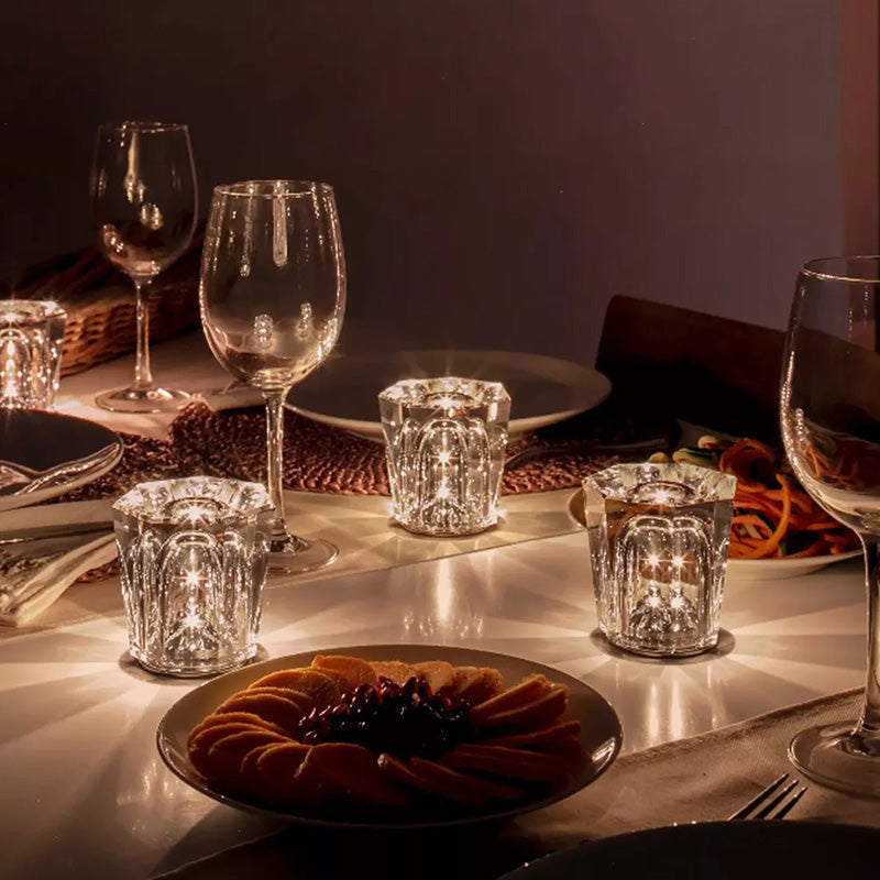 CrystaLuxe - Trådløs LED-bordlampe med facetslebet krystallook til stemningsbelysning