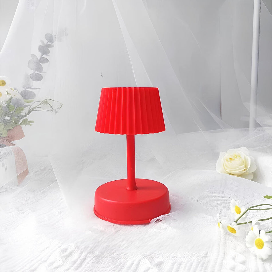 GlowNest - Lampe de chevet LED compacte avec lumière douce et look adapté aux enfants