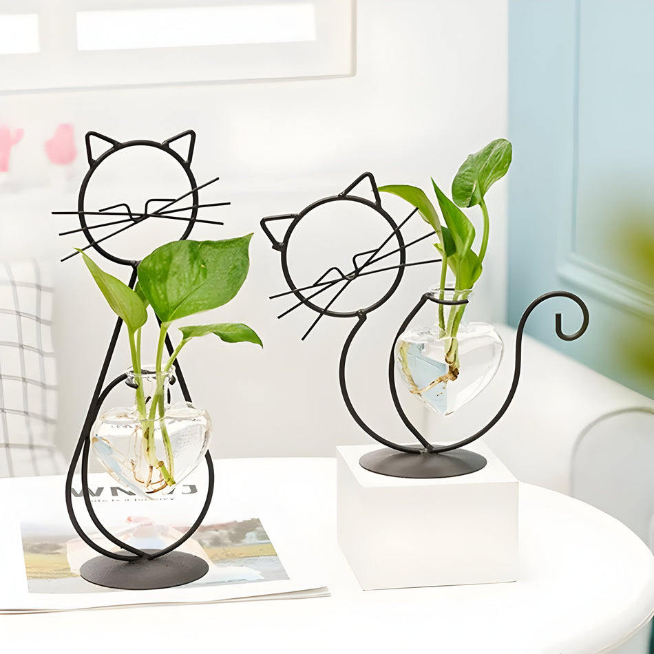 PawBloom – Hjerteformet glasplantekasse med katteinspireret holder