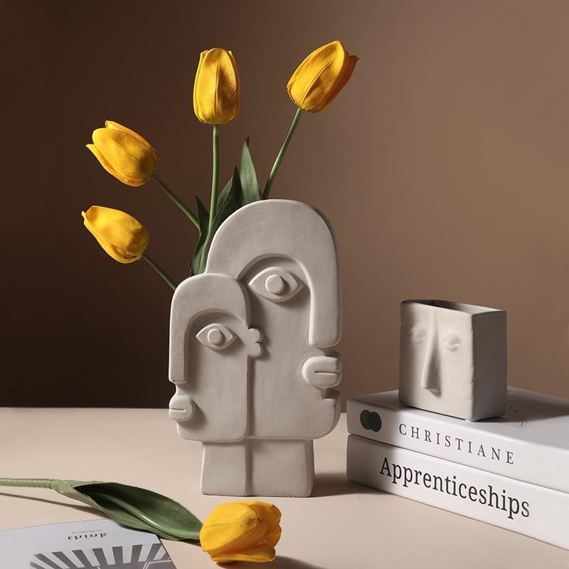 FaceForm – Moderne gulvvase med skulptureret ansigtsdesign til kunstnerisk boligstyling