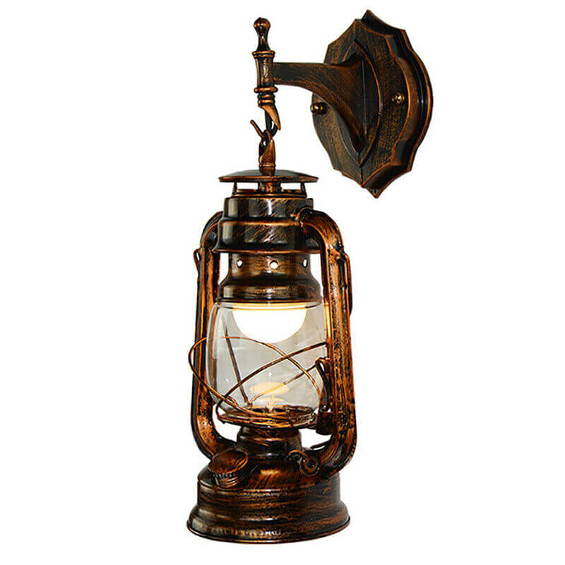 RustLume – Vintage Lantern Væglampe med Rustikt Jernstel
